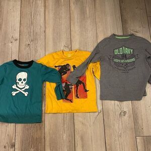 Size 6/7 Long Sleeve Boy Tees